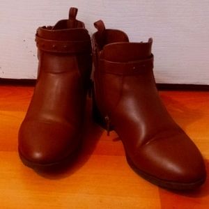 Girl boots